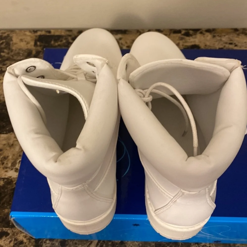 Winter Boot - Picture 7 of 9